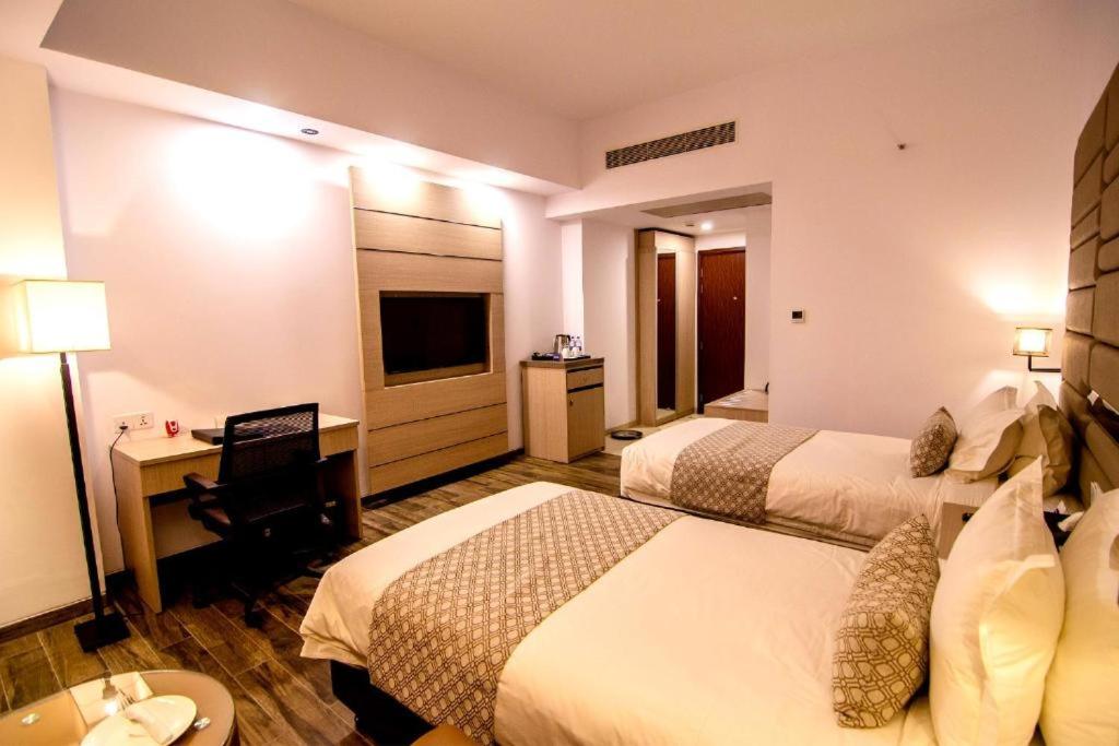 Business Class Twin-River View