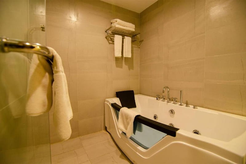 Executive Suite-River View
