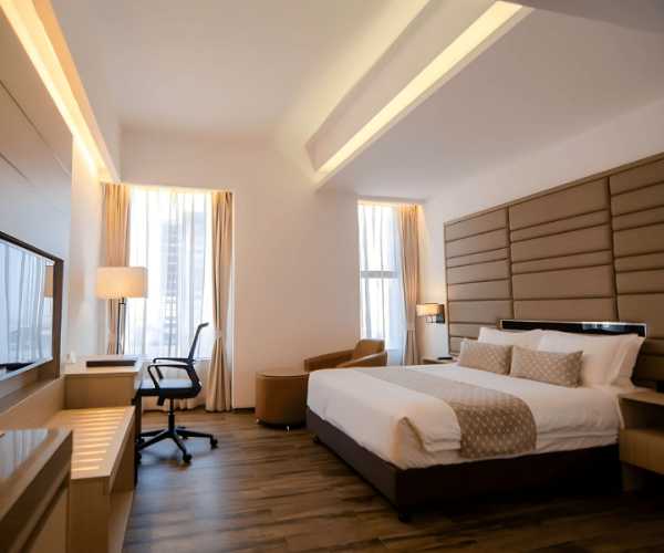 Junior Suite City & River View) Junior Suite City & River View)